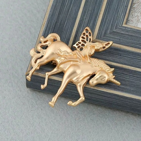 Fanciful Fairy Unicorn pendant brooch Sprite pixie elf Imp faerie faery Pegasus - Picture 2 of 13